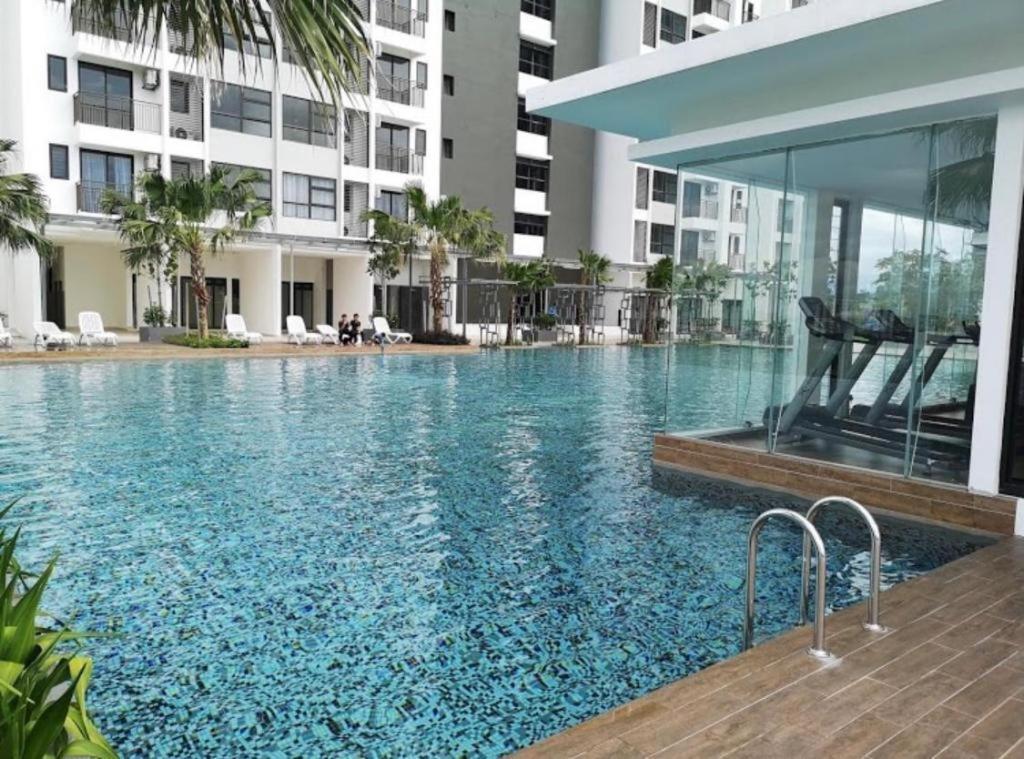 1 Dream - Tiara Imperio Studio Netflix 舒适和浪漫环境适合情侣 Bangi Exterior photo